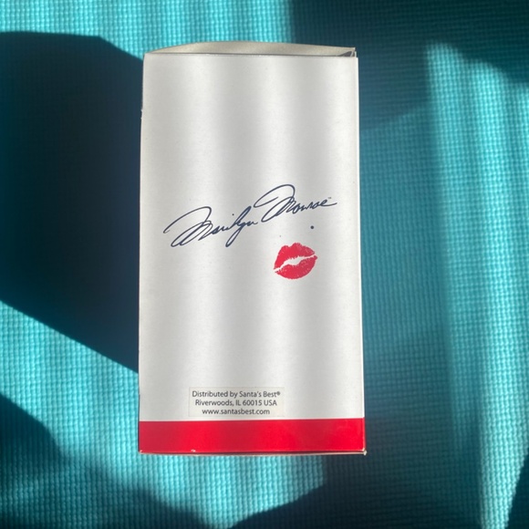 MARILYN MONROE Ornament Centrepiece Musical Light Up 2012 Collectors Decoration - Picture 7 of 9